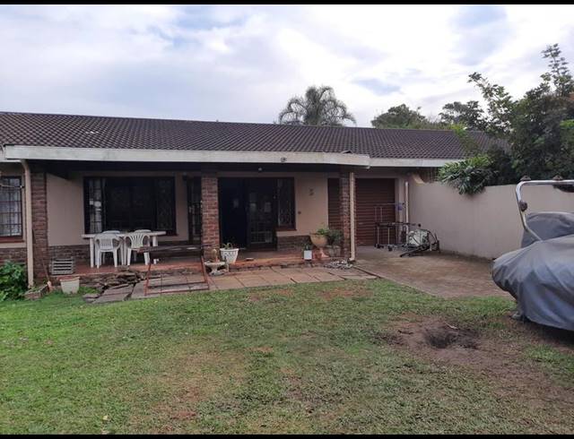 3 BEDROOM TOWNHOUSE FOR SALE IN PORT EDWARD